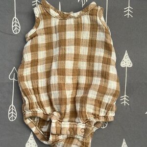 Baby Gap Gingham Bubble Romper in Cream & Tan